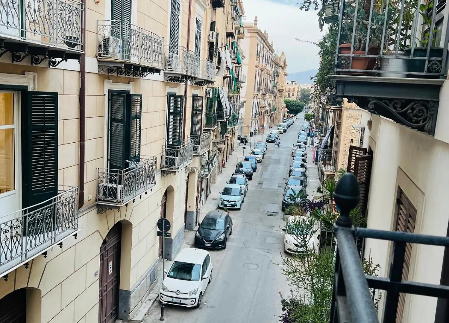 Bibi Rooms And Suite Palermo 0*,  İtalya